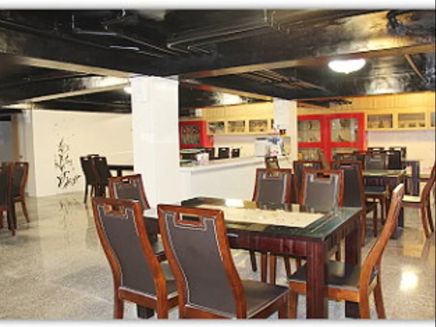 Four Seasons Duke Hostel