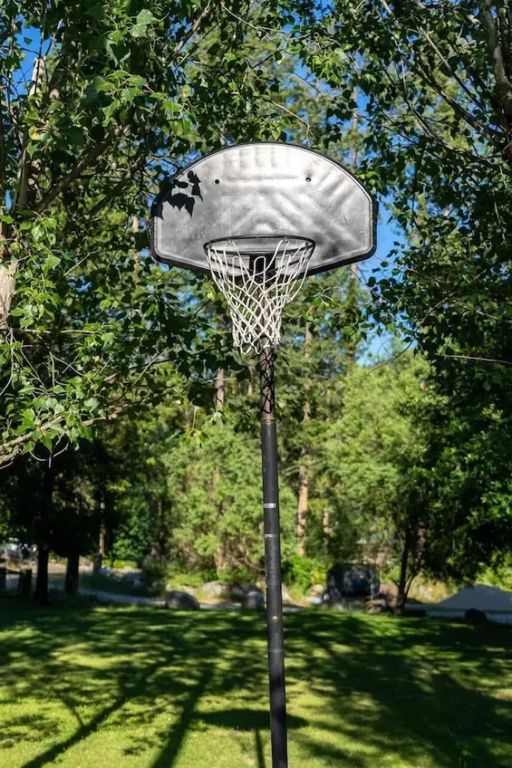 Barefoot Villas Room 1 Redwood