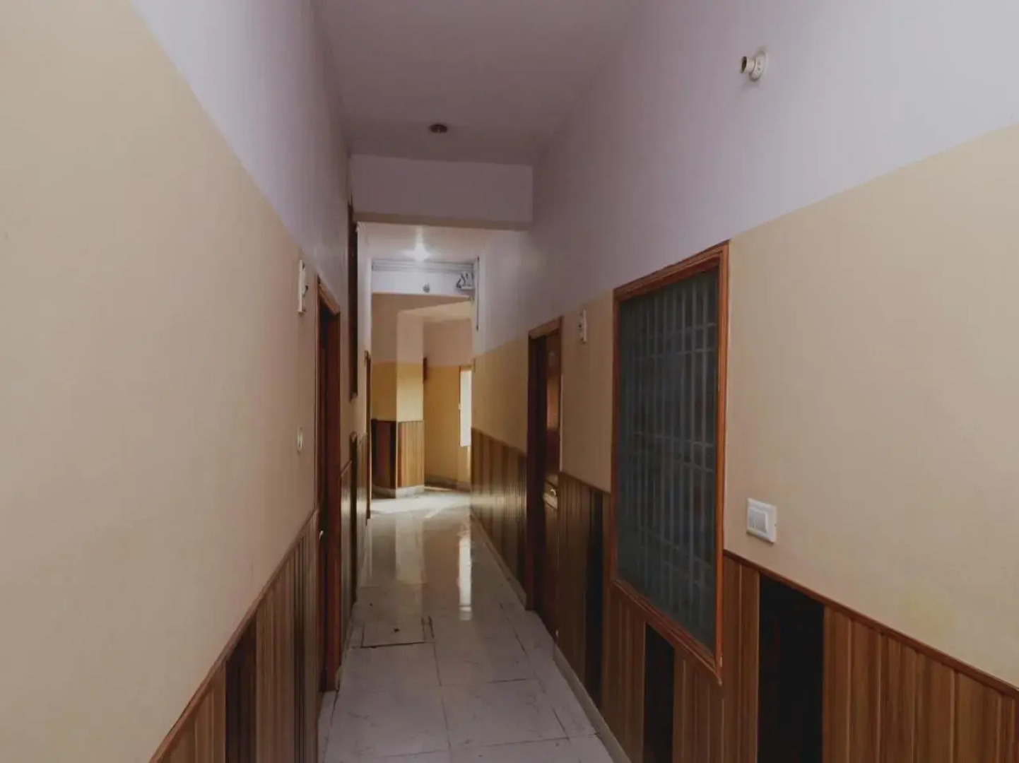 OYO 24103 Akbar Guest House