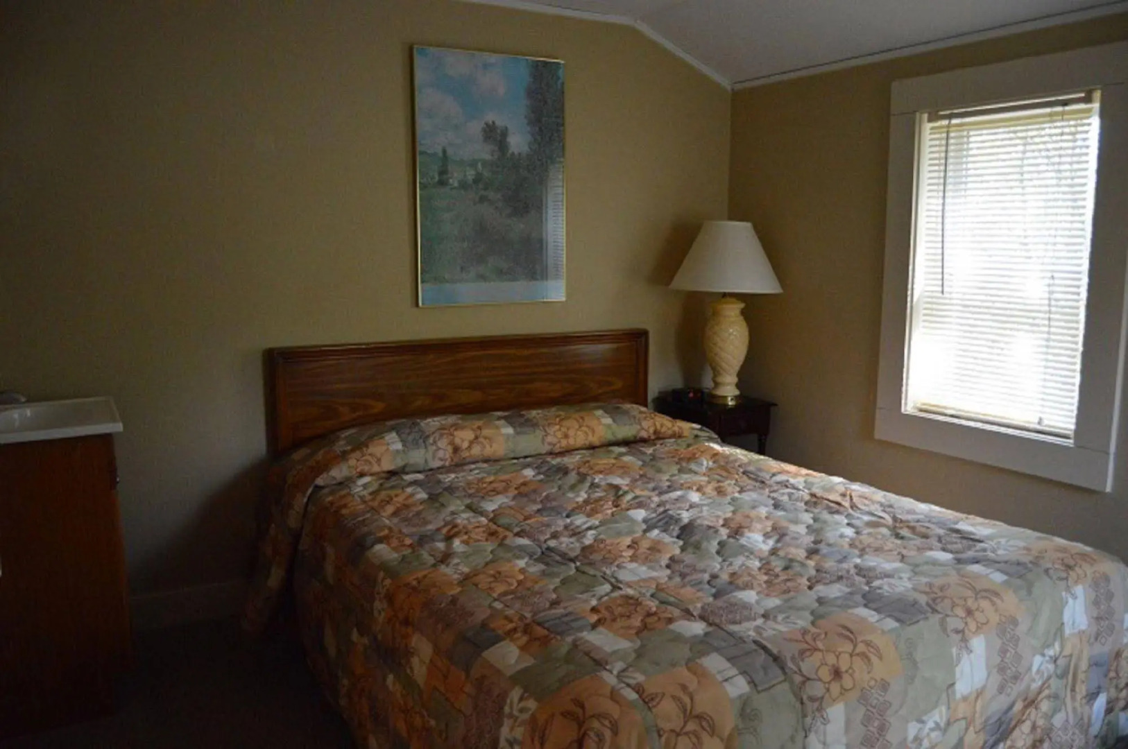 Kennebunk Gallery Motel & Cottages