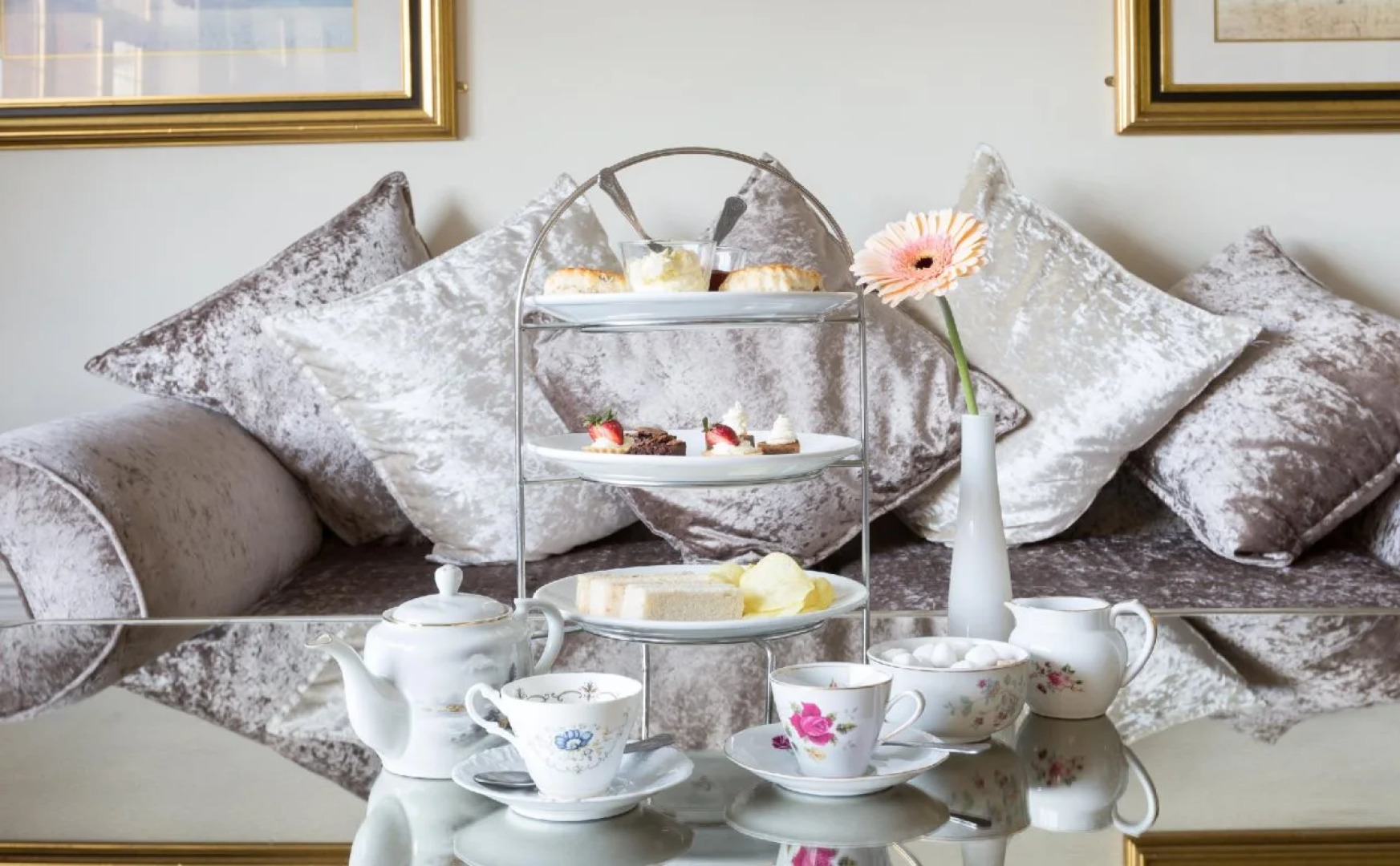 De Rougemont Manor Hotel & Suites