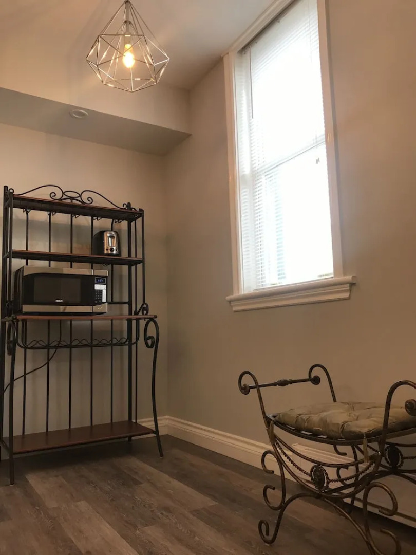 Esther's Place-Carleton Place Downtn Apt