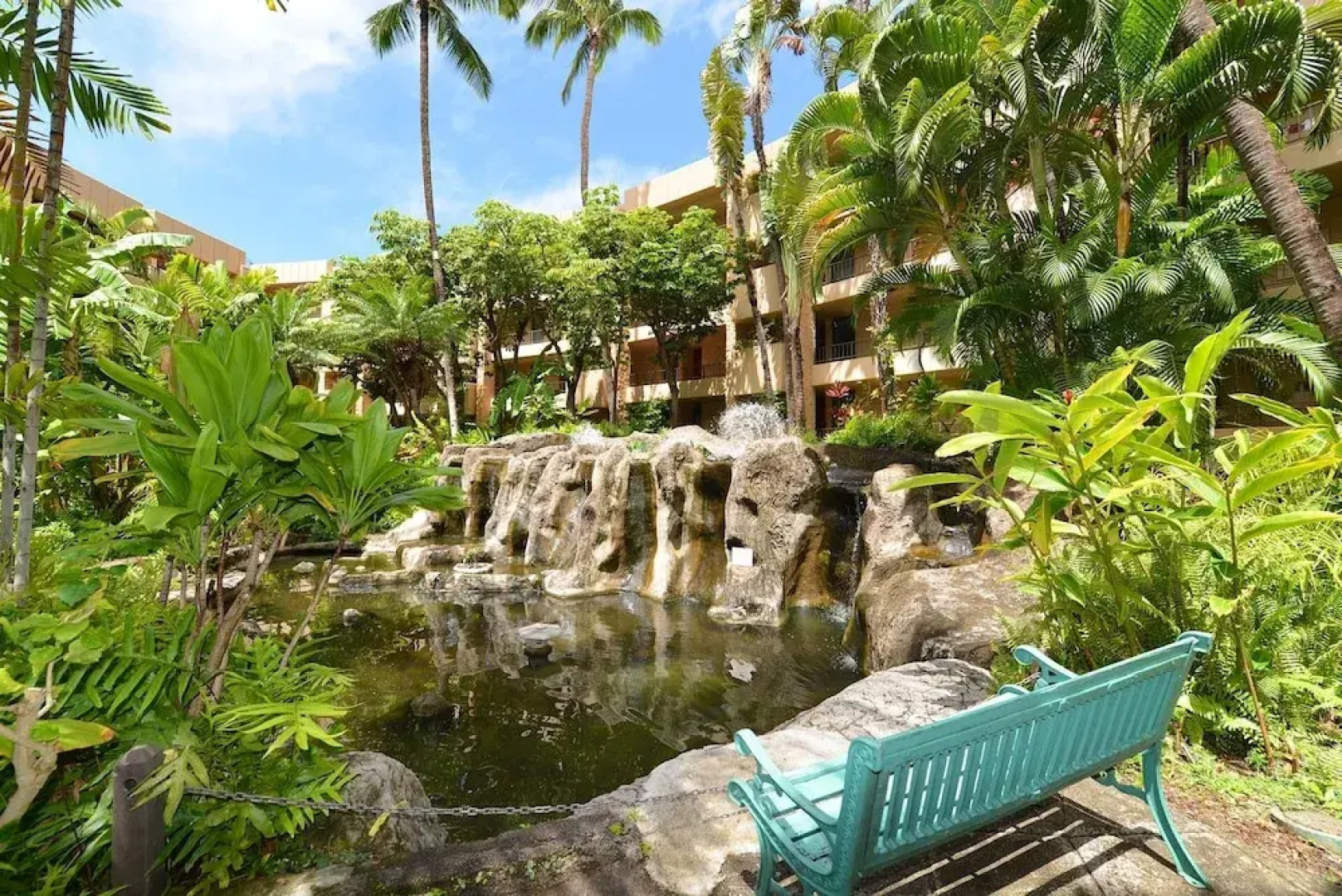 Paki Maui #420 - 1 Br condo by RedAwning