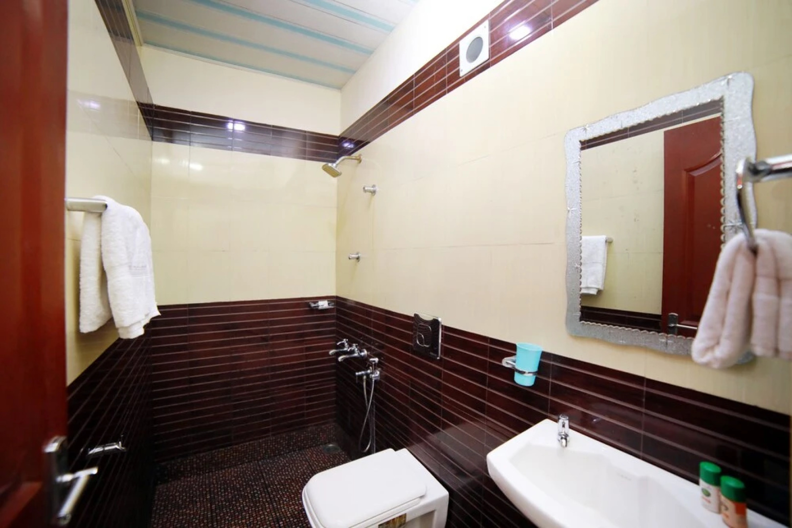 OYO 8331 Kodavath Residency