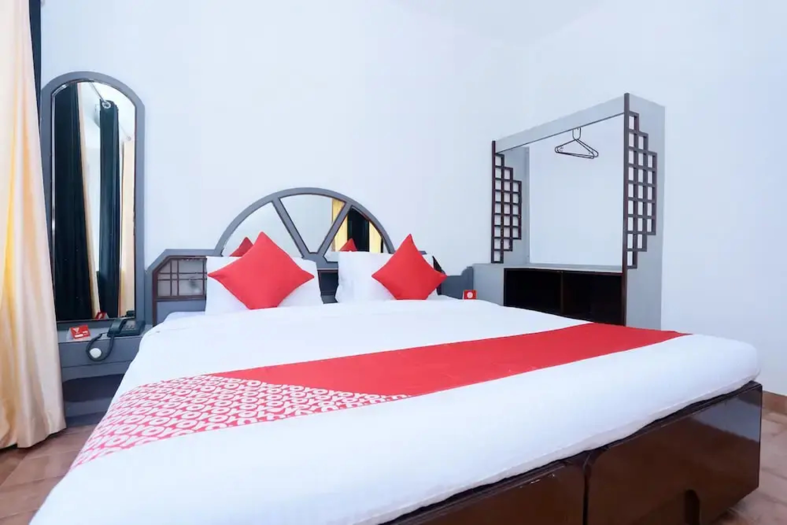 OYO 14328 Hotel Rv Tower