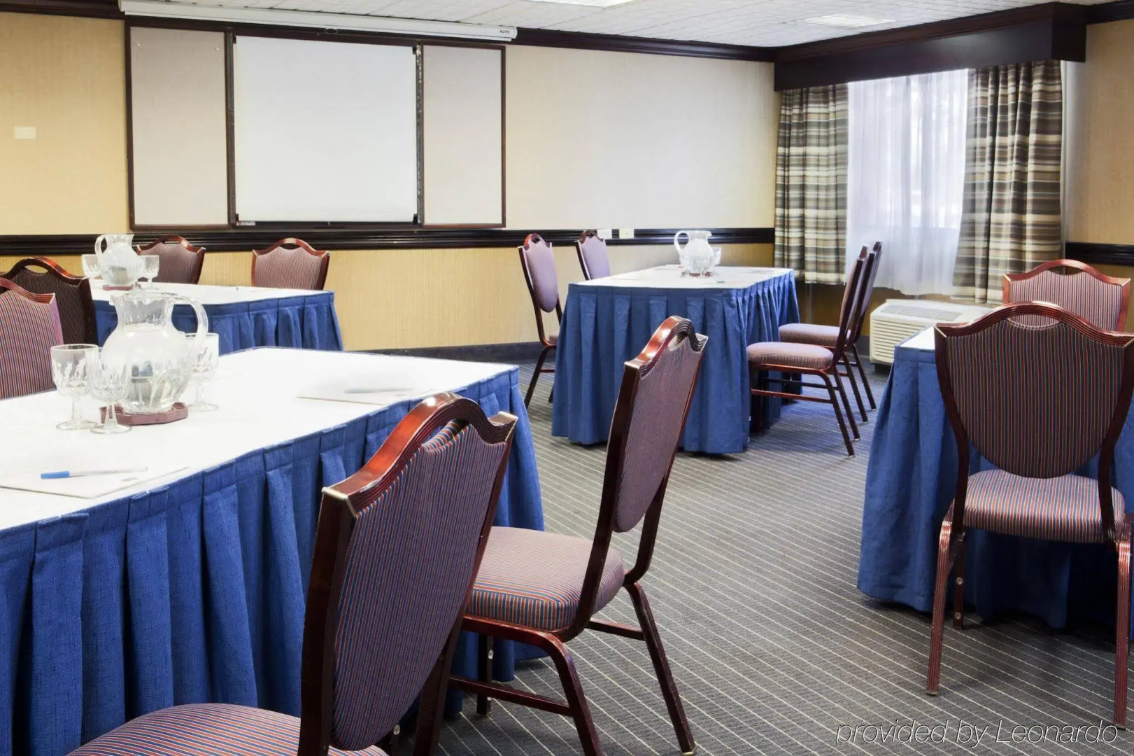 Four Points by Sheraton Chicago O'Hare Airport