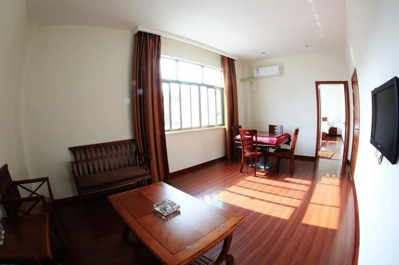 Wuyuan Huayuan Mountain Villa