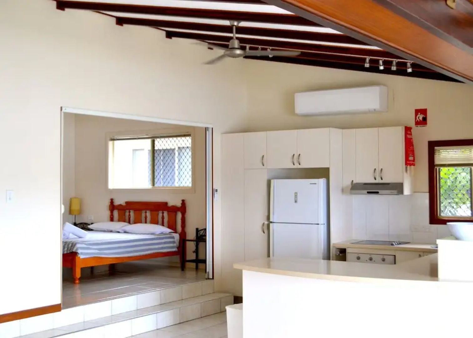 Hinchinbrook Marine Cove Resort