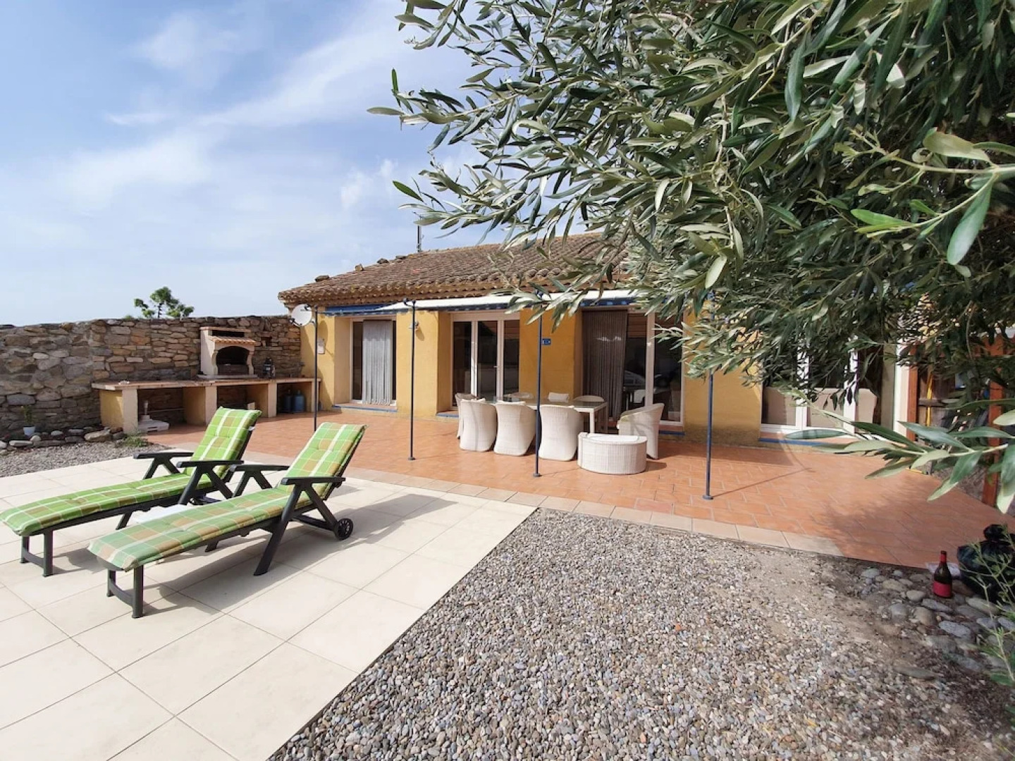 Spacious Villa With Private Swimming Pool in Marseillette