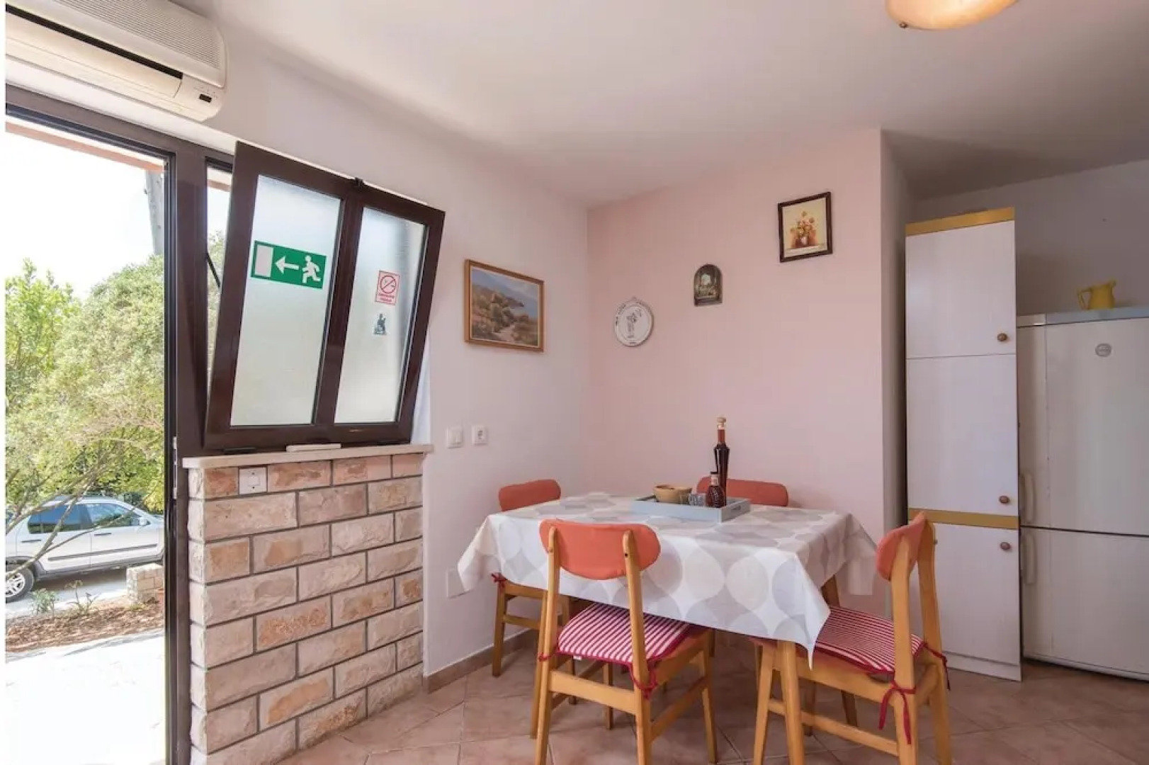 Awesome Home in Nova With Wifi and 4 Bedrooms