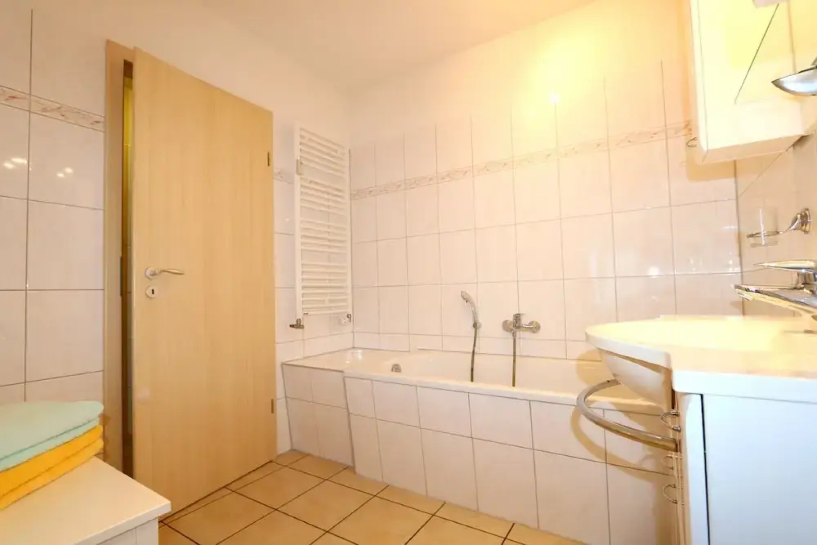 Studio Apartment With Terrace, own Parking Space and a Small Lake 500 m Away