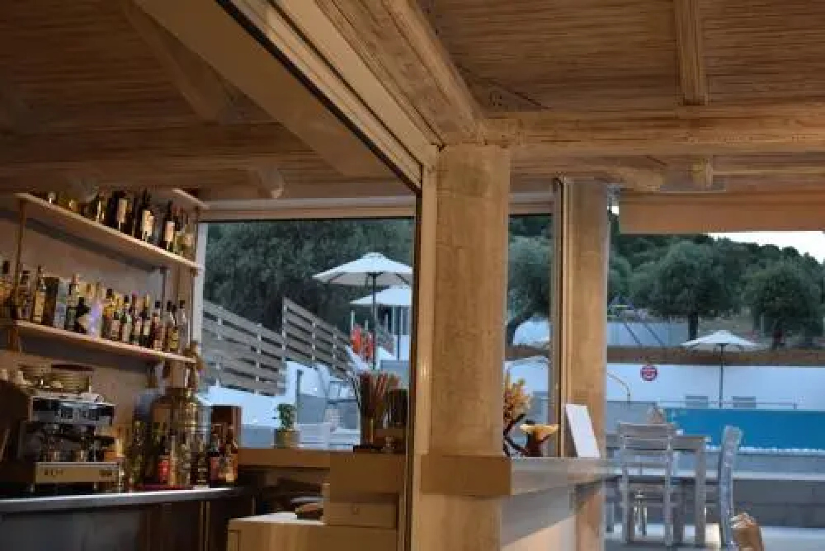 Studios Apartments Irini Patira