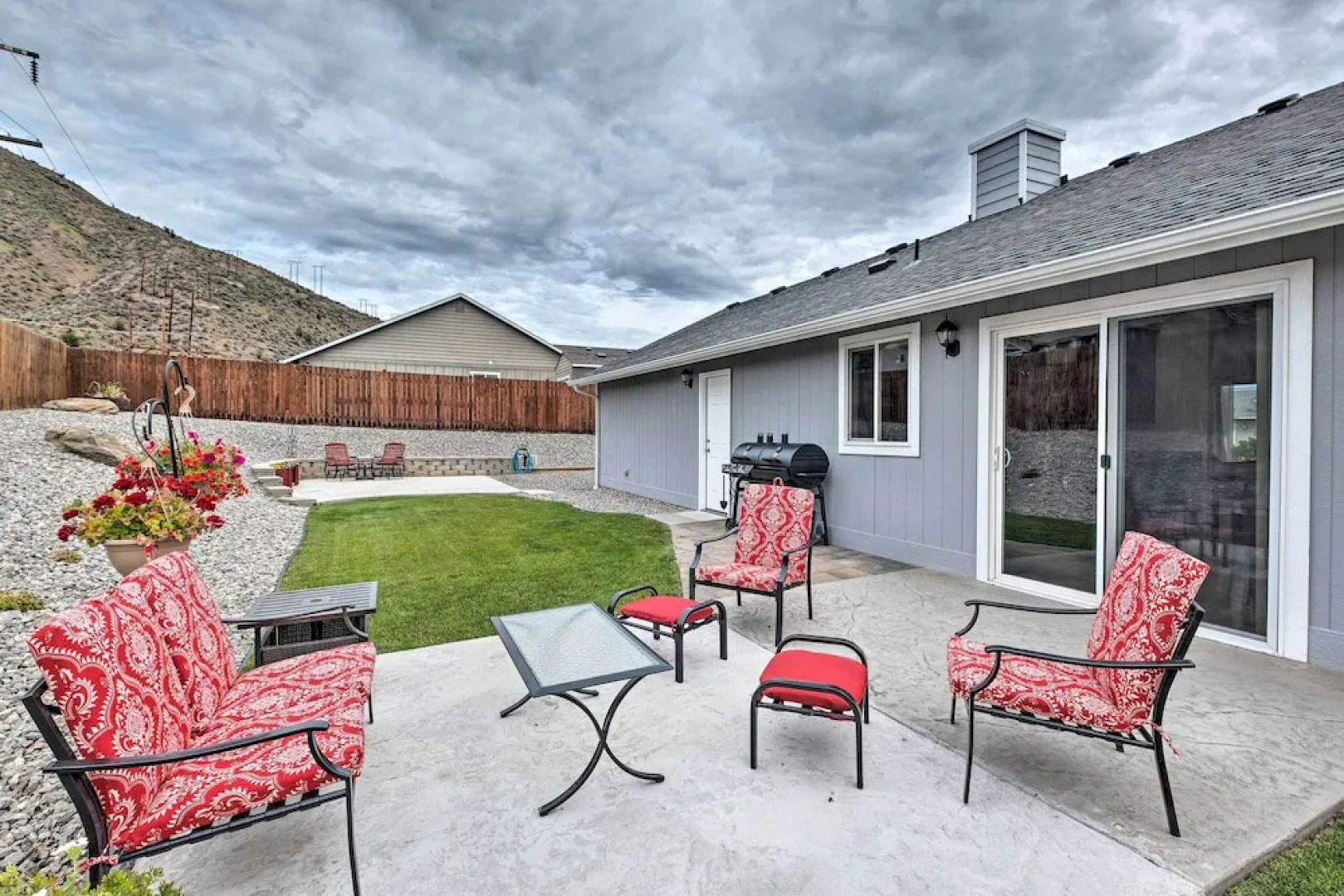 Saddle Rock East: Wenatchee Home < 3 Miles to Town