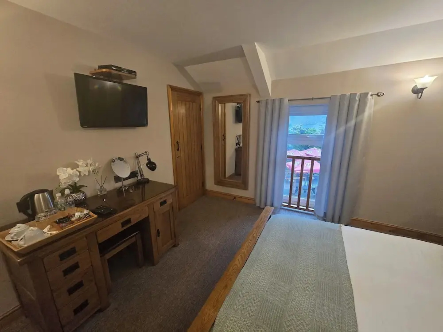 The Little Crown Inn