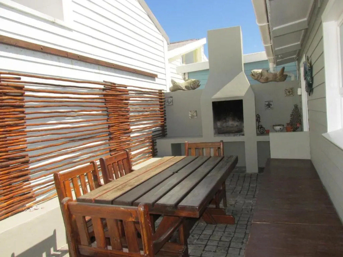 Point Village Accommodation -Linky's House