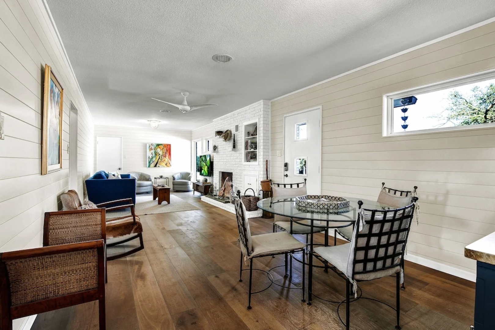 Luxury Cabin-right Across From Albert Dance Hall!