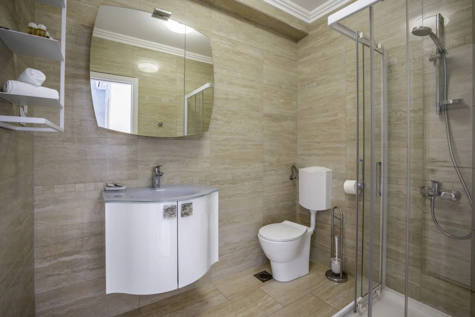 Boutique Pine Tree Resort Luxury Aparments & Restaurant