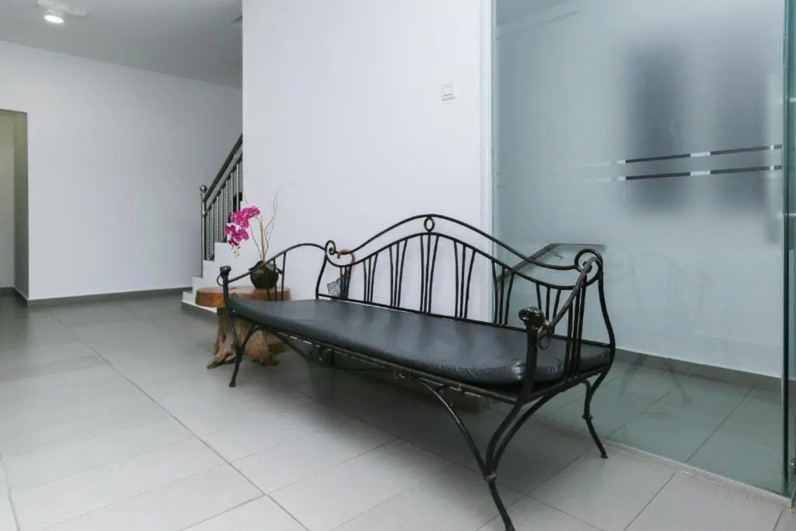 OYO 89915 East Mount Hotel