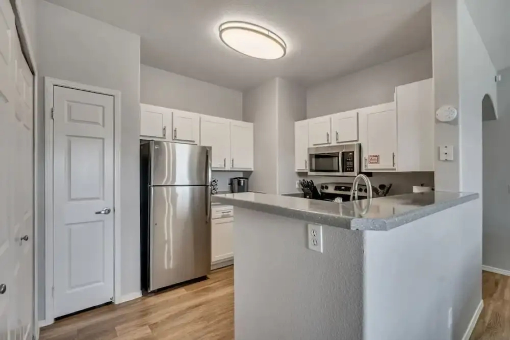 Welcoming 2BR Pool Gym Near Hill AFB Lagoon