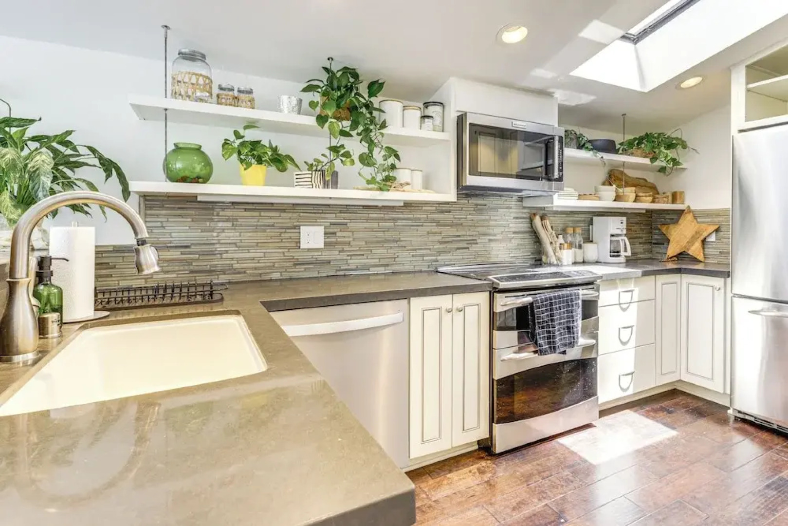 Resort Perks, Ocean Access: Solana Beach Townhome!