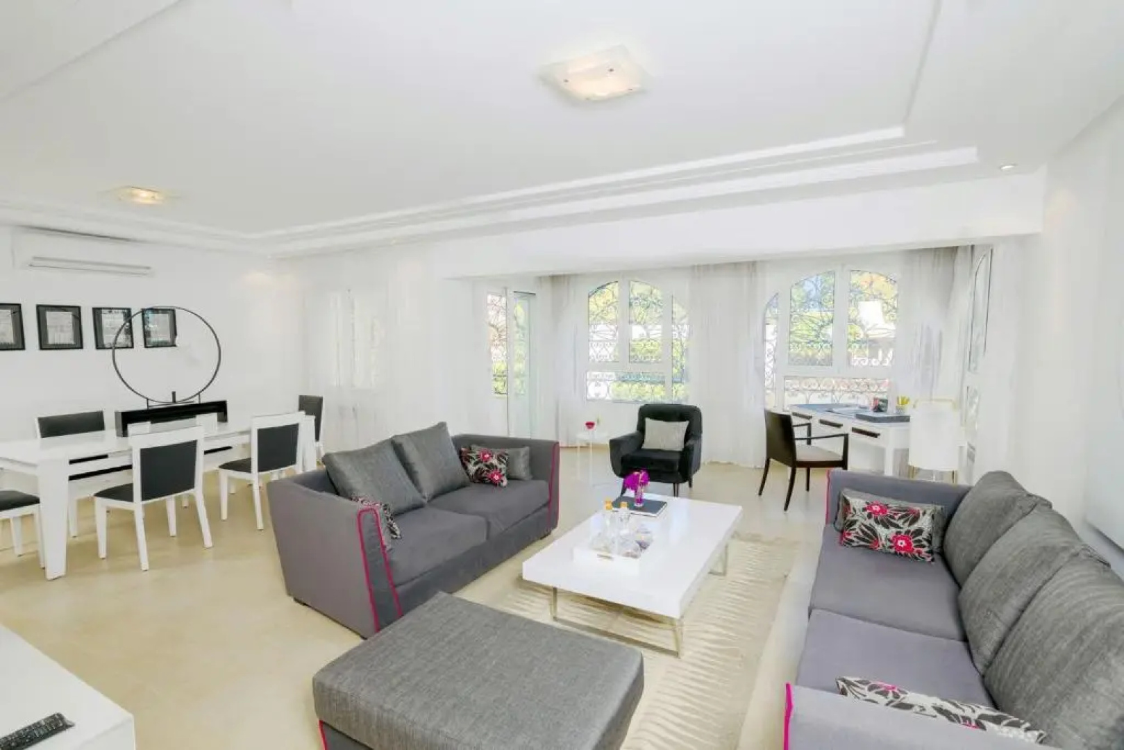 Flowers Apartment