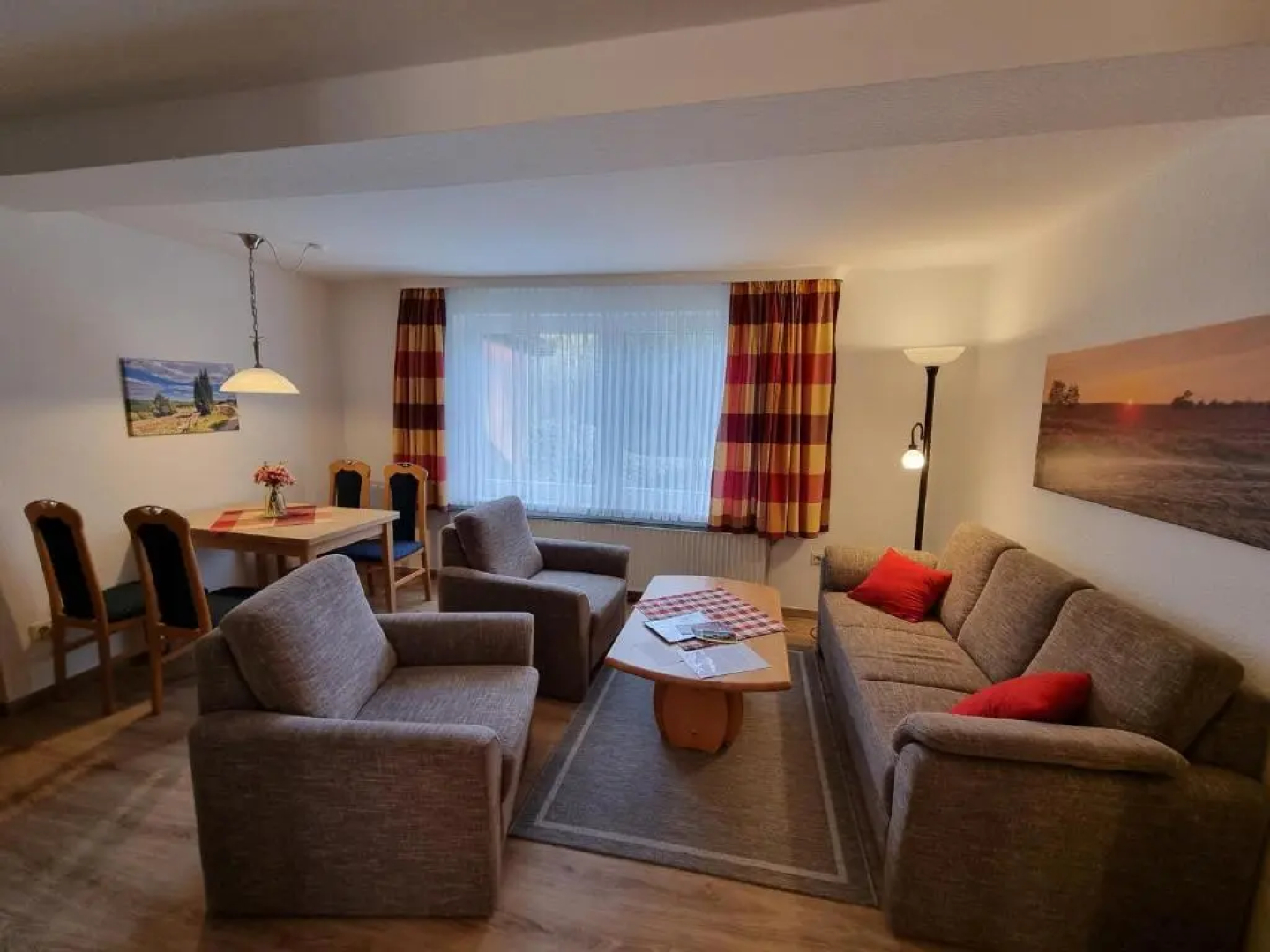 Caf  Pension Haus Hpen-Idyll