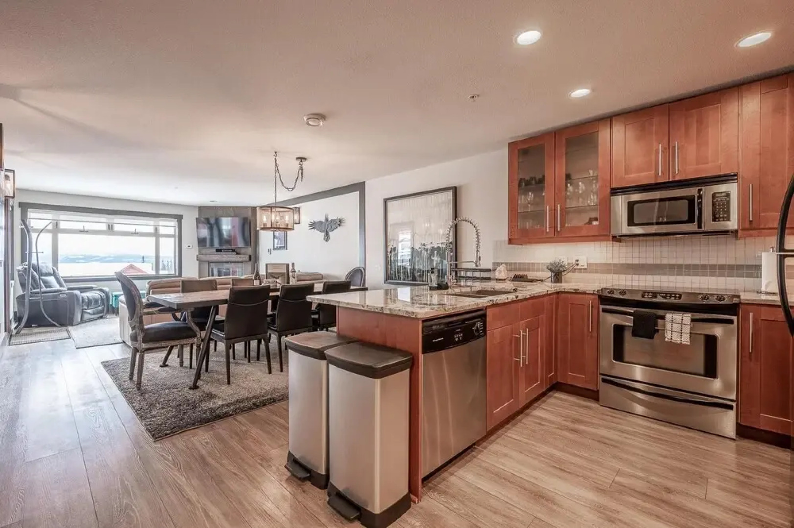 Talon's Reach - Luxury 3 Bdrm W/hot Tub & Mtn View