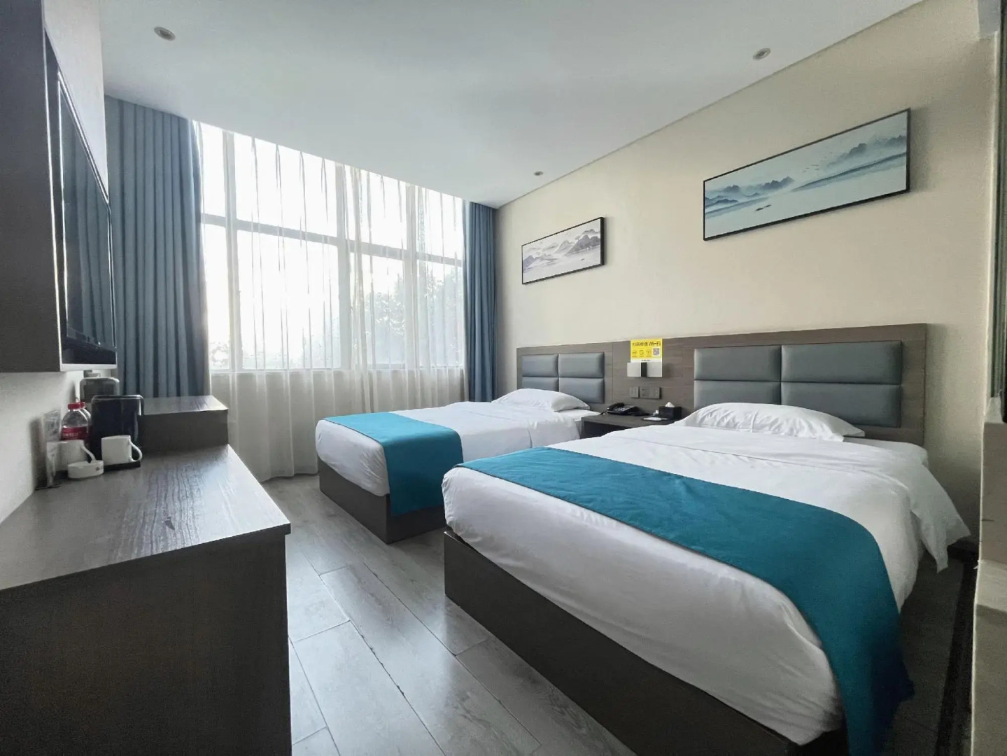 SET Chain Hotel (Jingmen Jingchu University of Technology Zhuyuan)