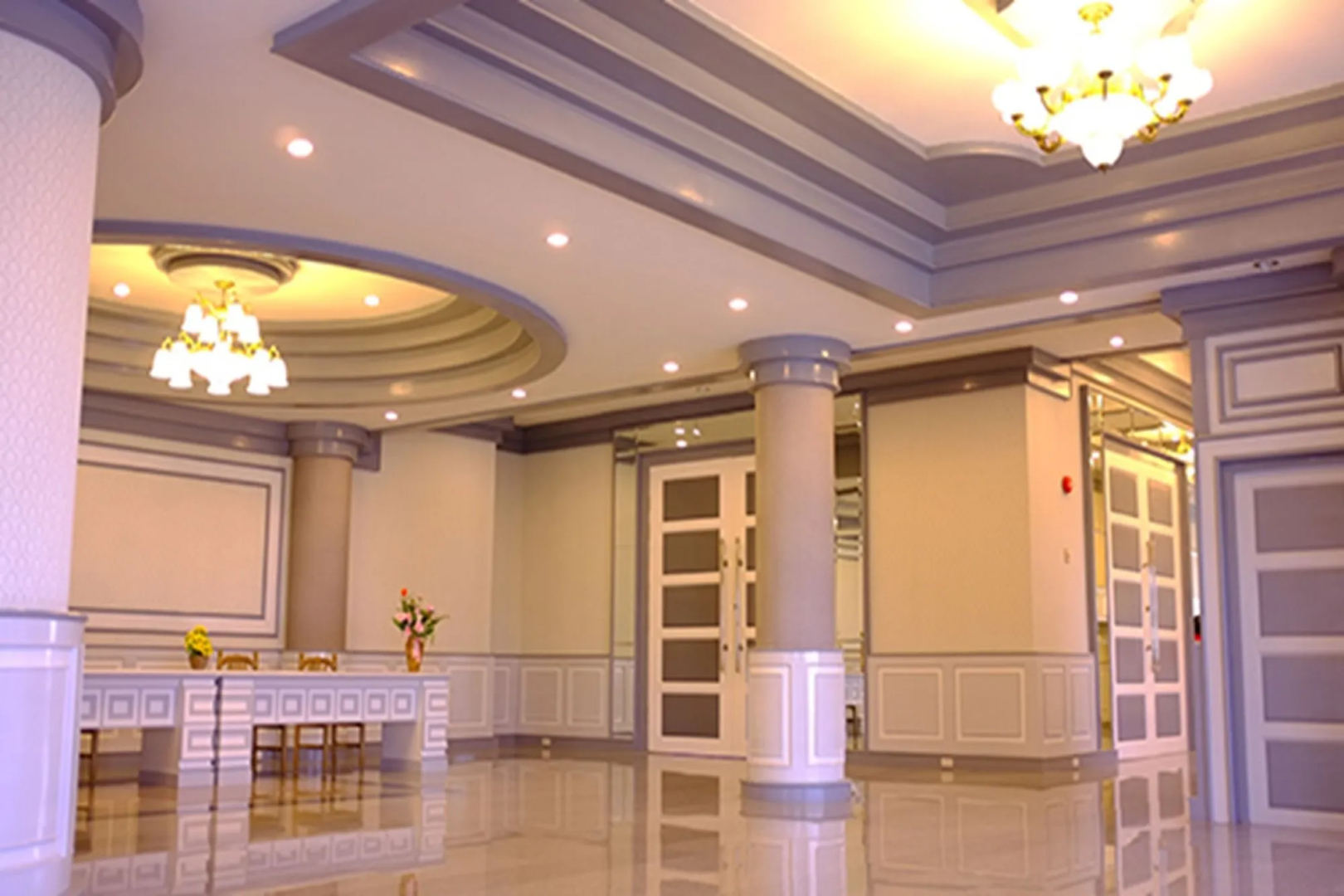 Raya Grand Hotel
