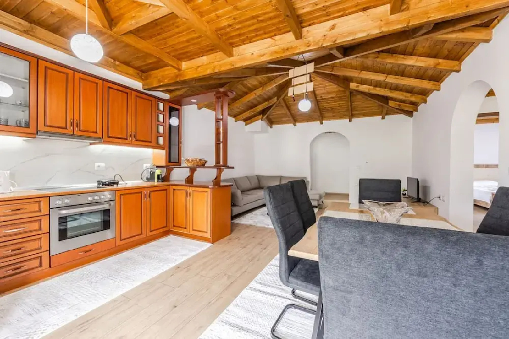 Hillside Apartment Gjirokast r