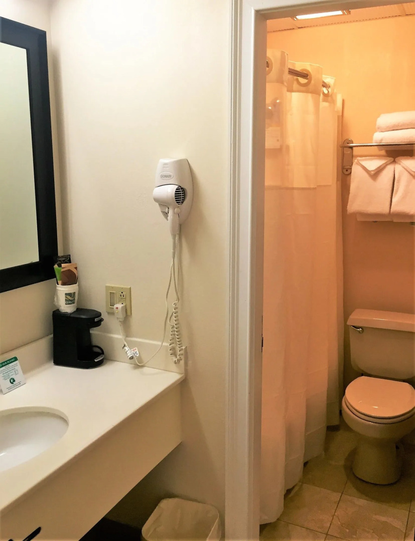 Quality Inn & Suites Middletown - Newport