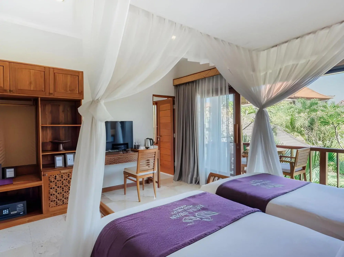 Swan Keramas Bali Villas