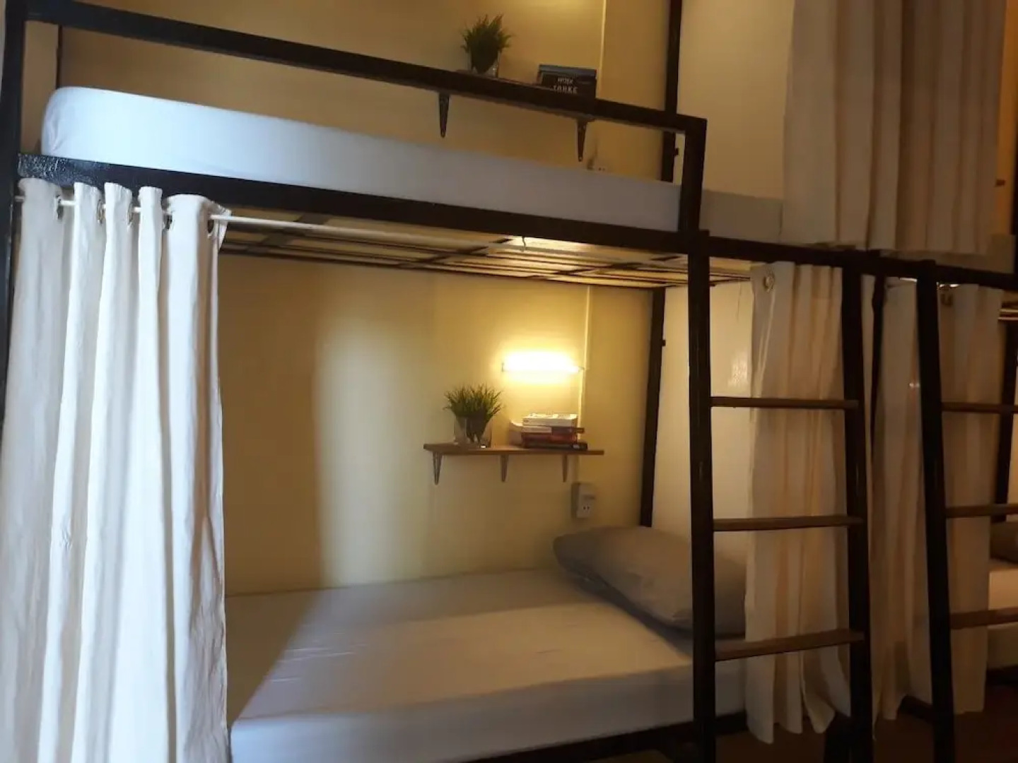 MoHo Moalboal Hostel