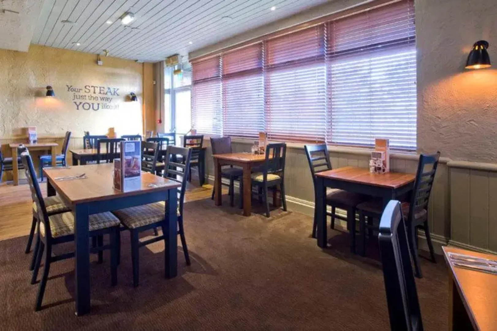 Premier Inn Livingston (M8/J3)