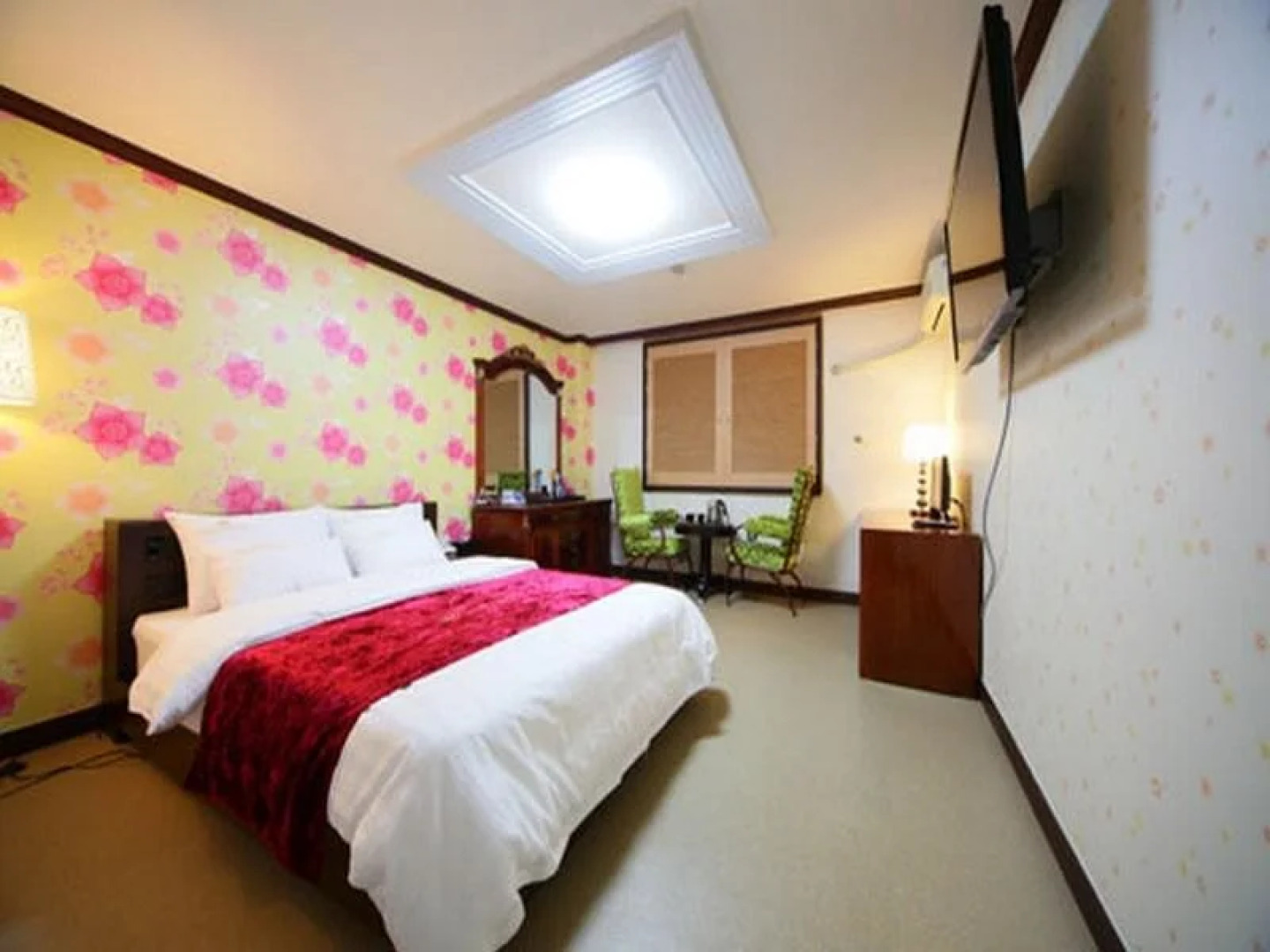 Royal Tourist Hotel