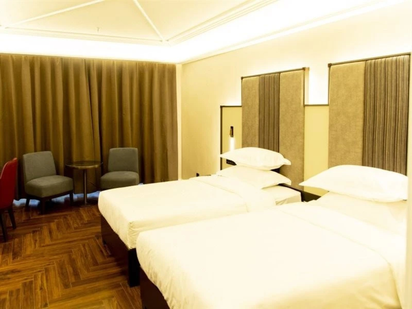 Jinjiang Metropolo Hotel Anqing High-speed Railway Station，Guangcai  7th street