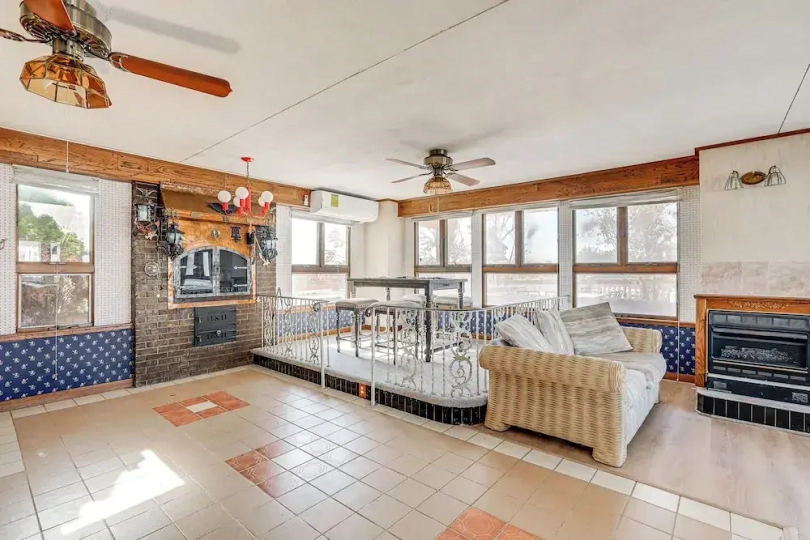 Beachfront Home ~ 7 Mi to Cape May!