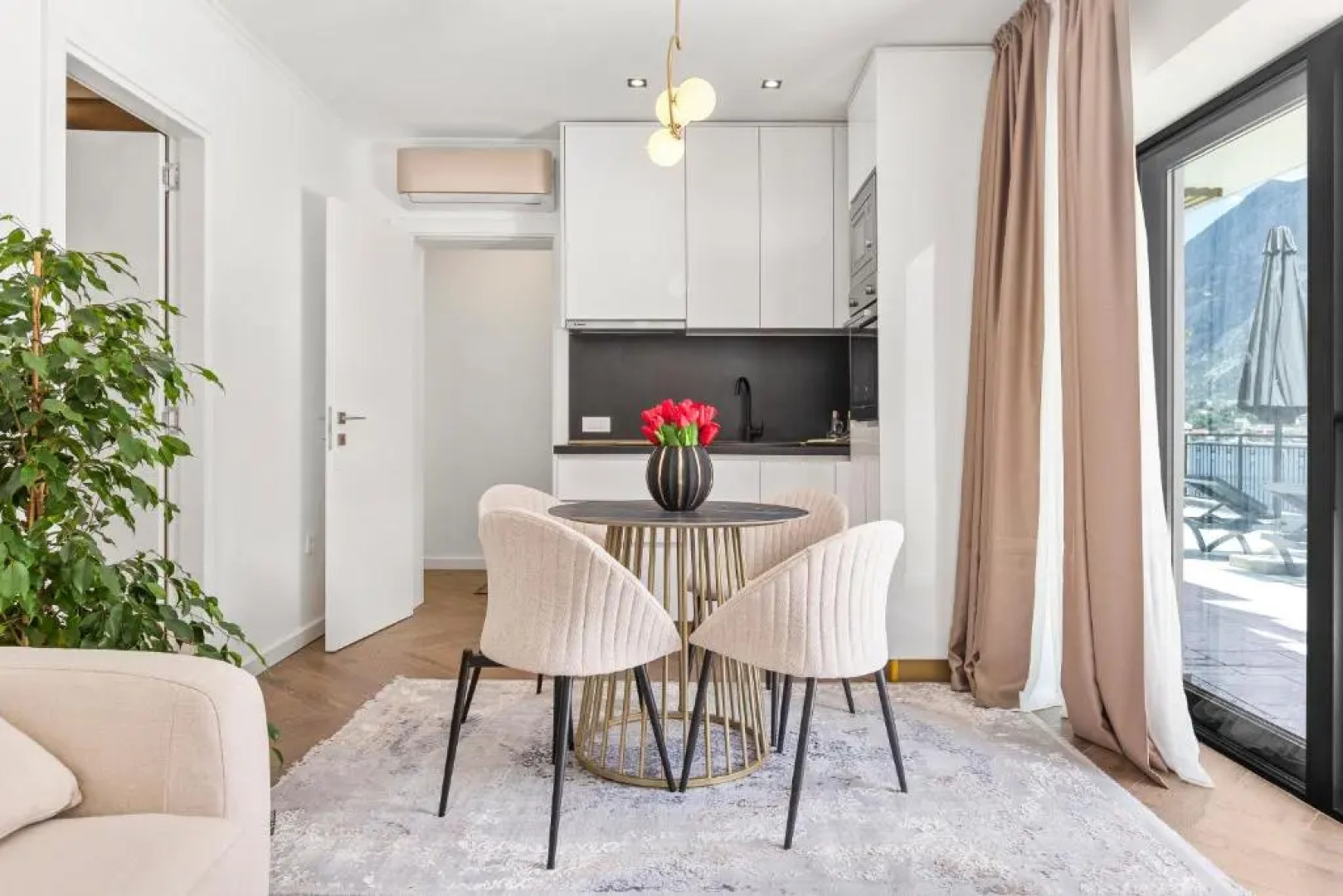 Dekaderon Lux Apartments