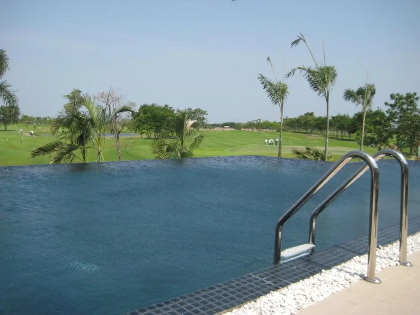 Uniland Golf & Resort