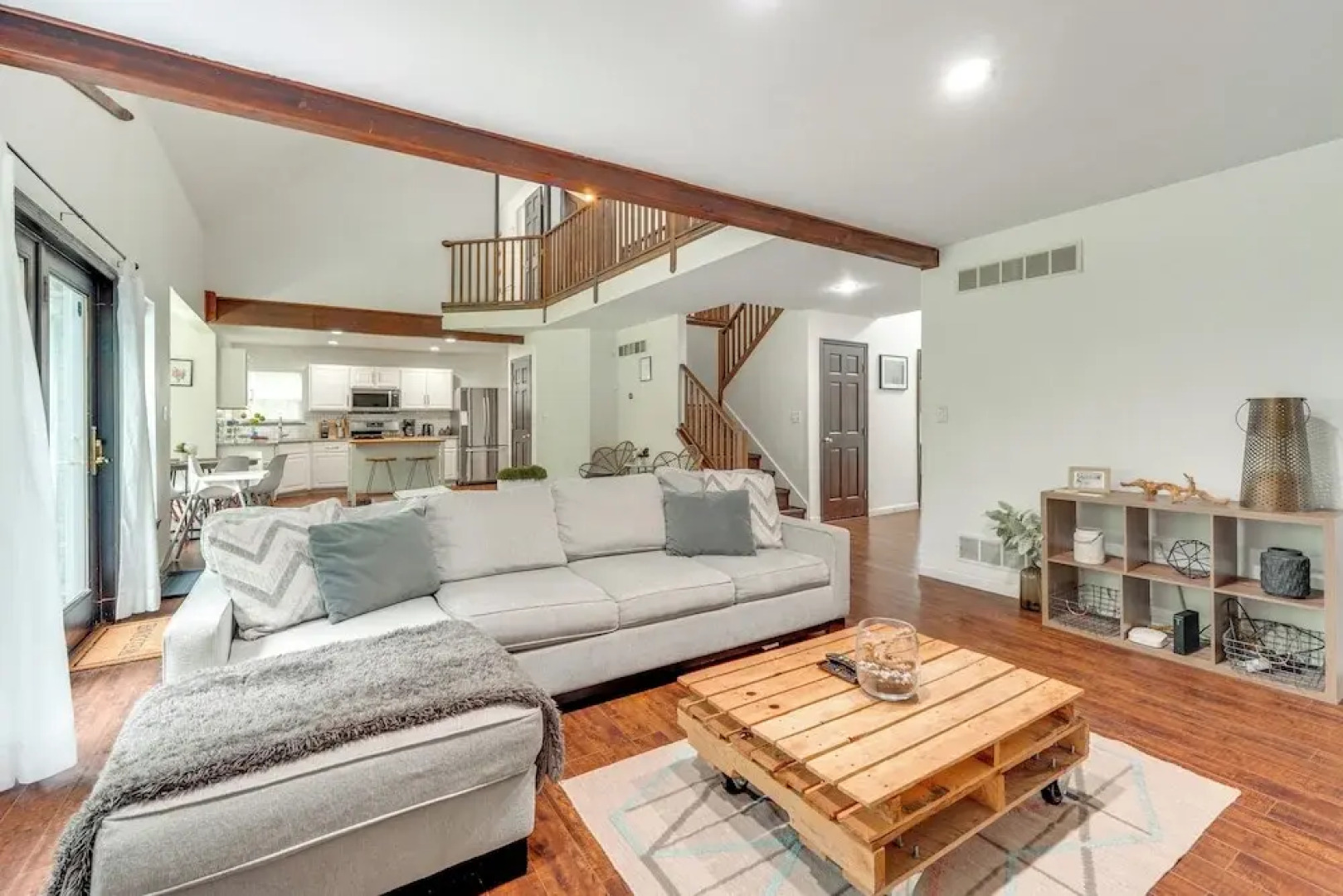 Tannersville House: Bar & Deck, 2 Mi to Ski Resort