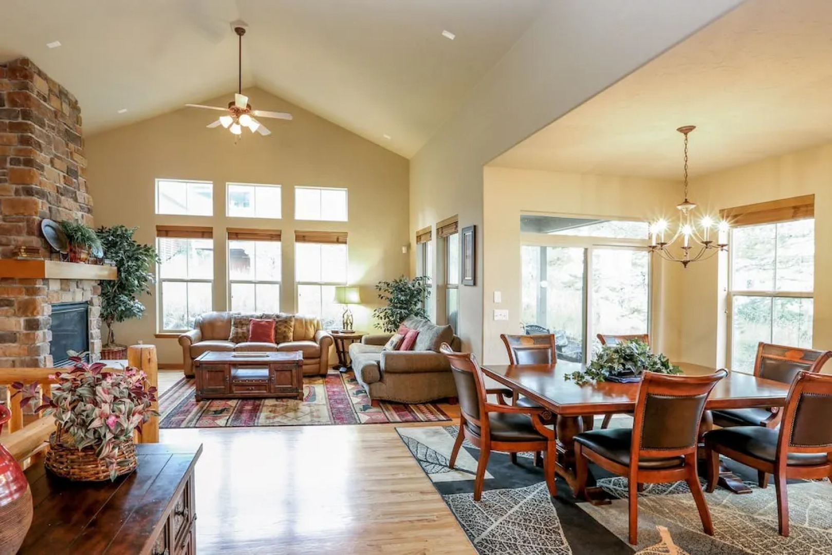 100 Deer Track Court House