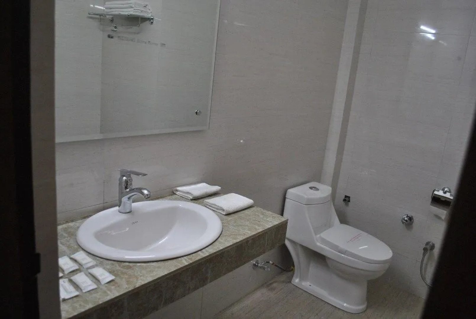 Green Hotel & Restaurant