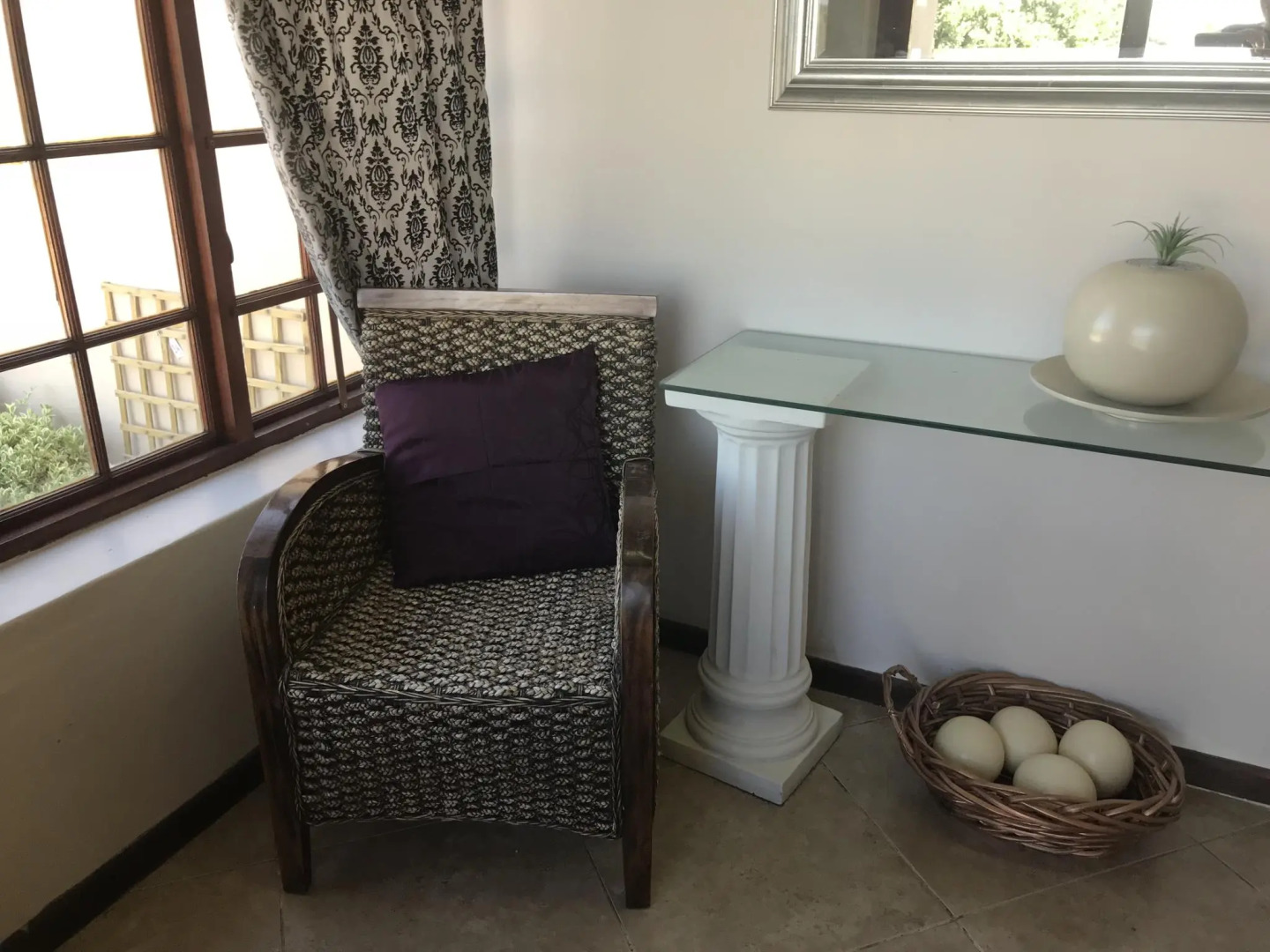 VJ's Guesthouse and Restaurant