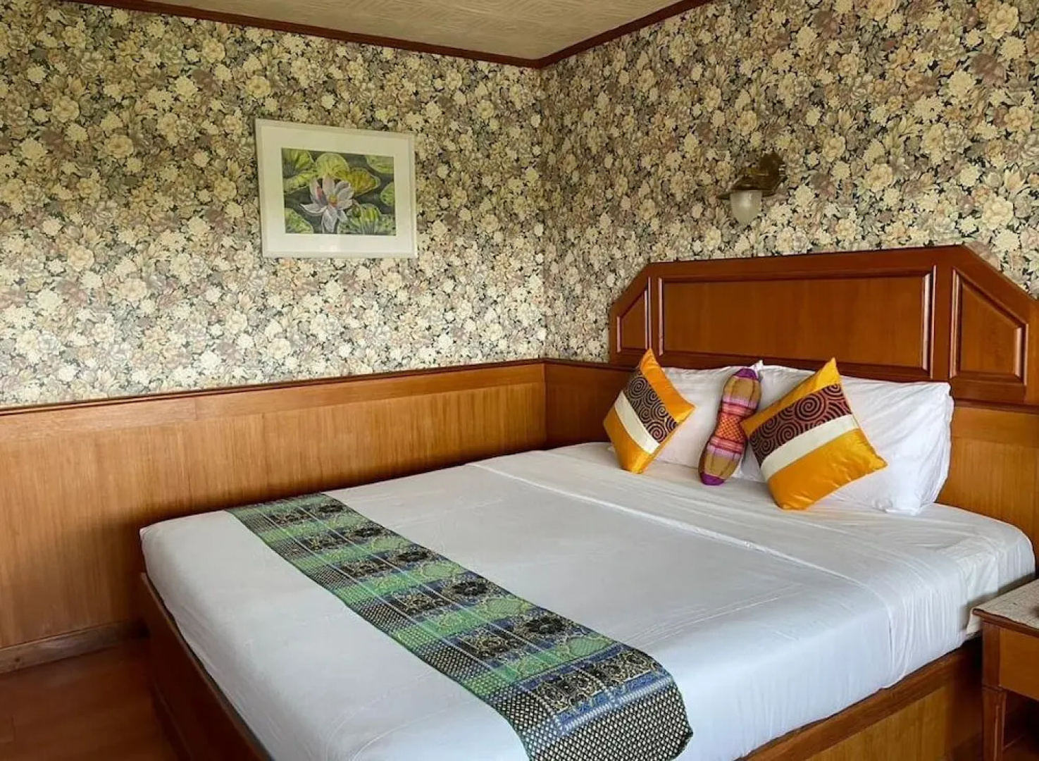 Sakol Grand Palace Hotel