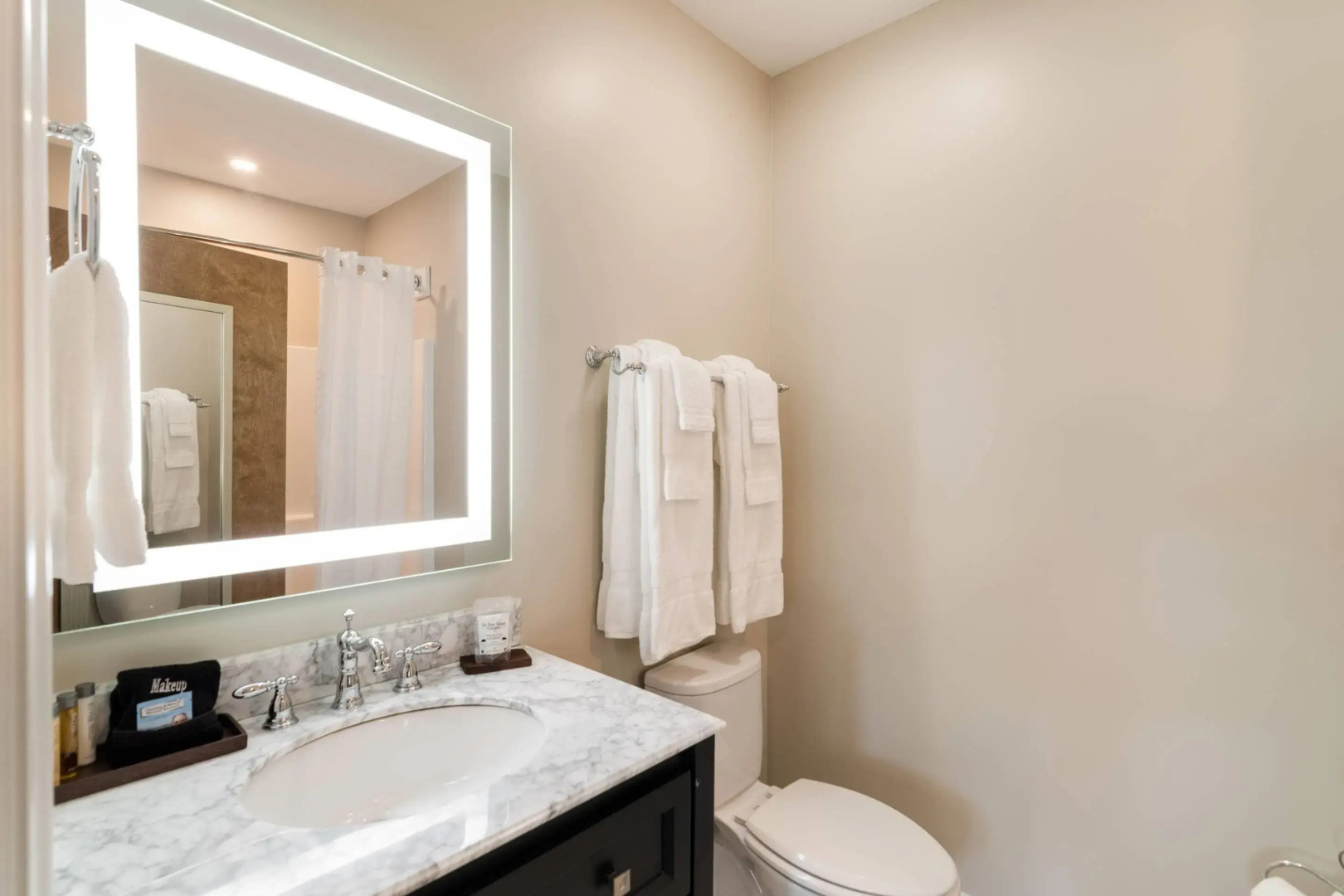 The Port Inn and Cottages, an Ascend Collection Hotel