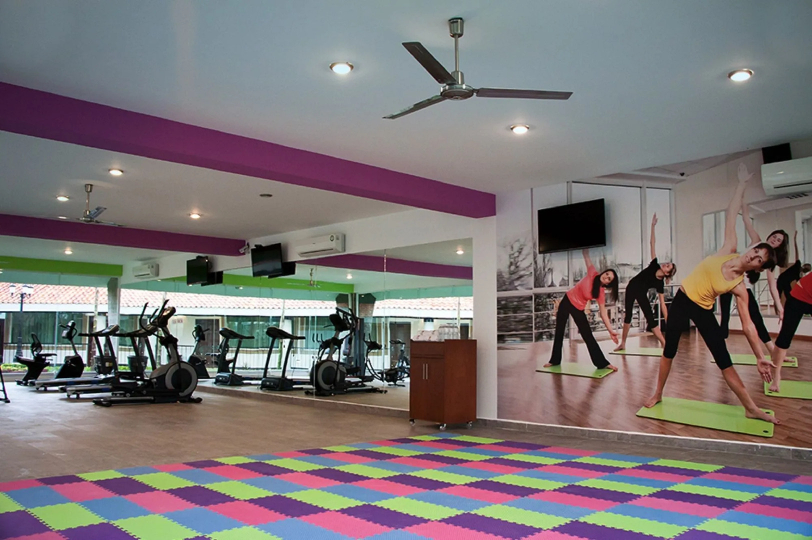 Hotel Ecce Inn & Spa