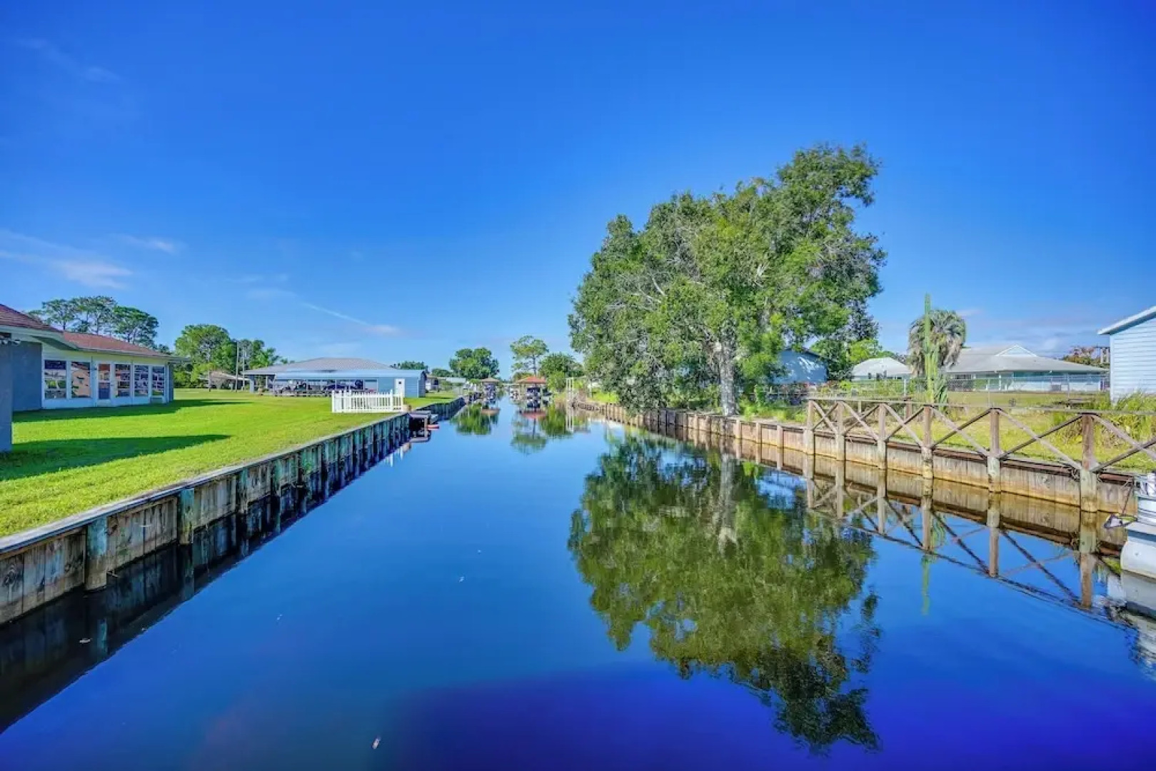 Sebring Serenity: Waterfront Retreat w/ Boat Dock!