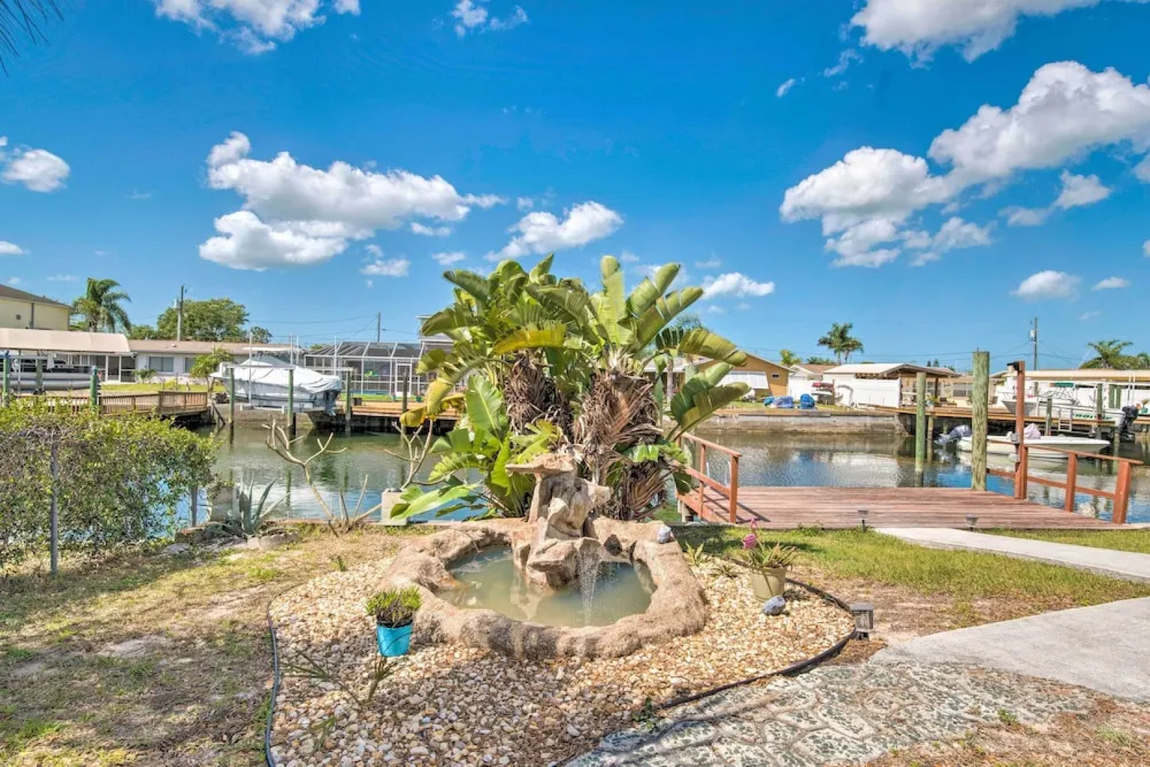 Canalfront Hudson Home W/private Dock & Yard!