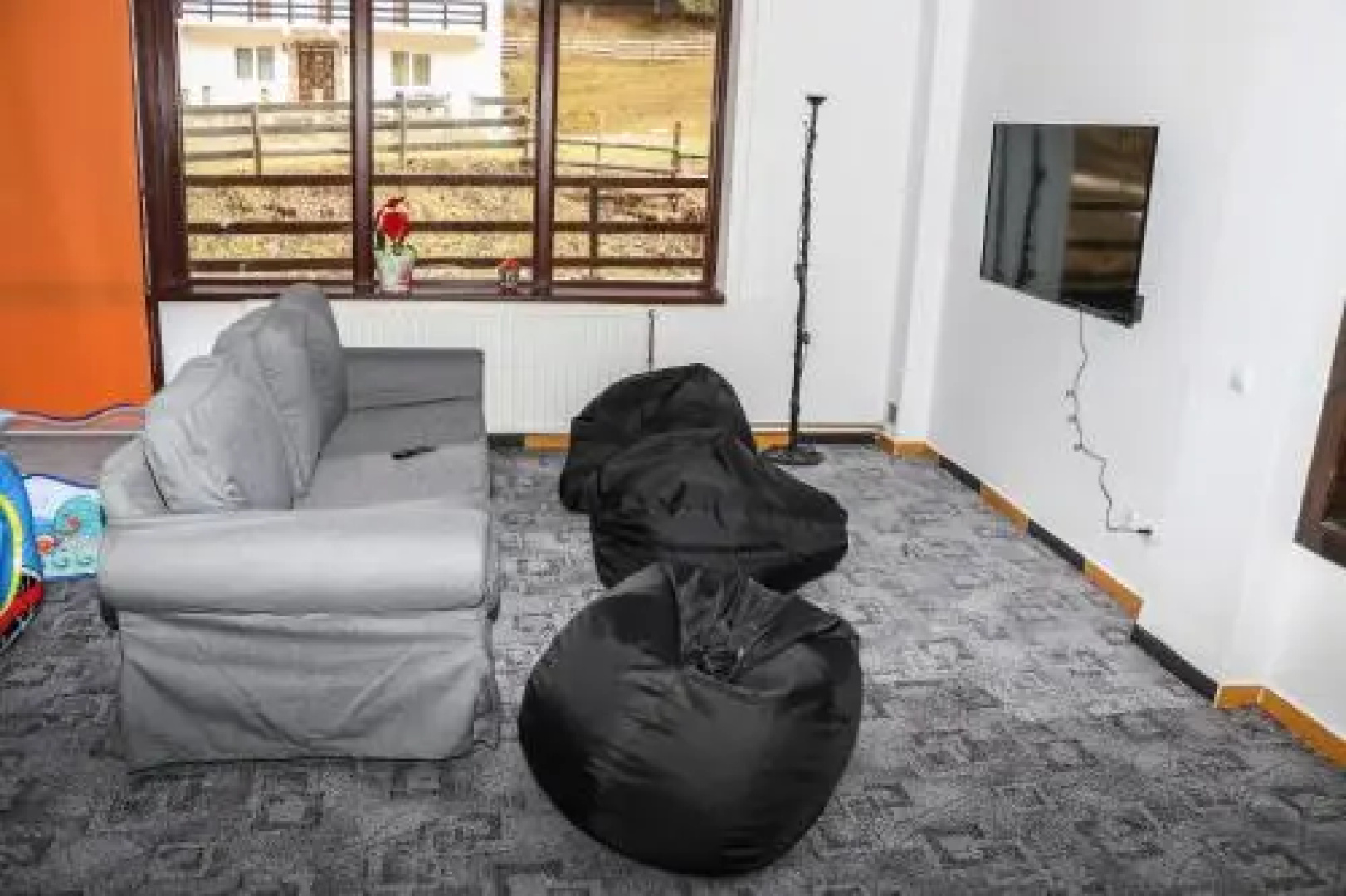Casa cu flori