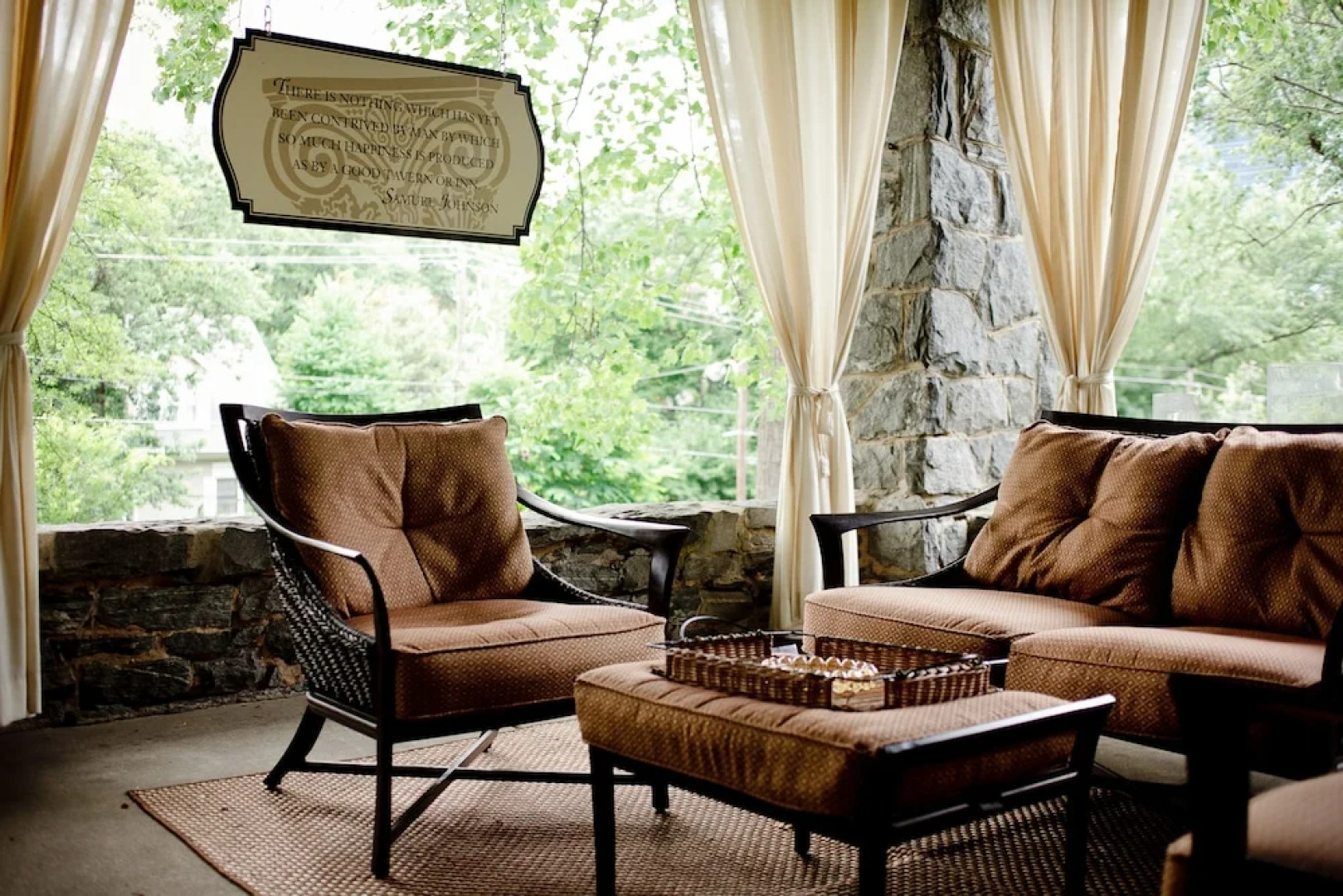 Stonehurst Place Bed & Breakfast